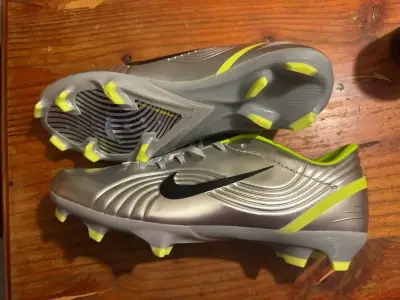 Zapatos de fútbol Nike rgn 9 - miniatura 1