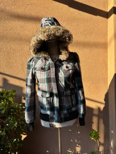 Chaqueta Y2K con capucha - miniatura 1