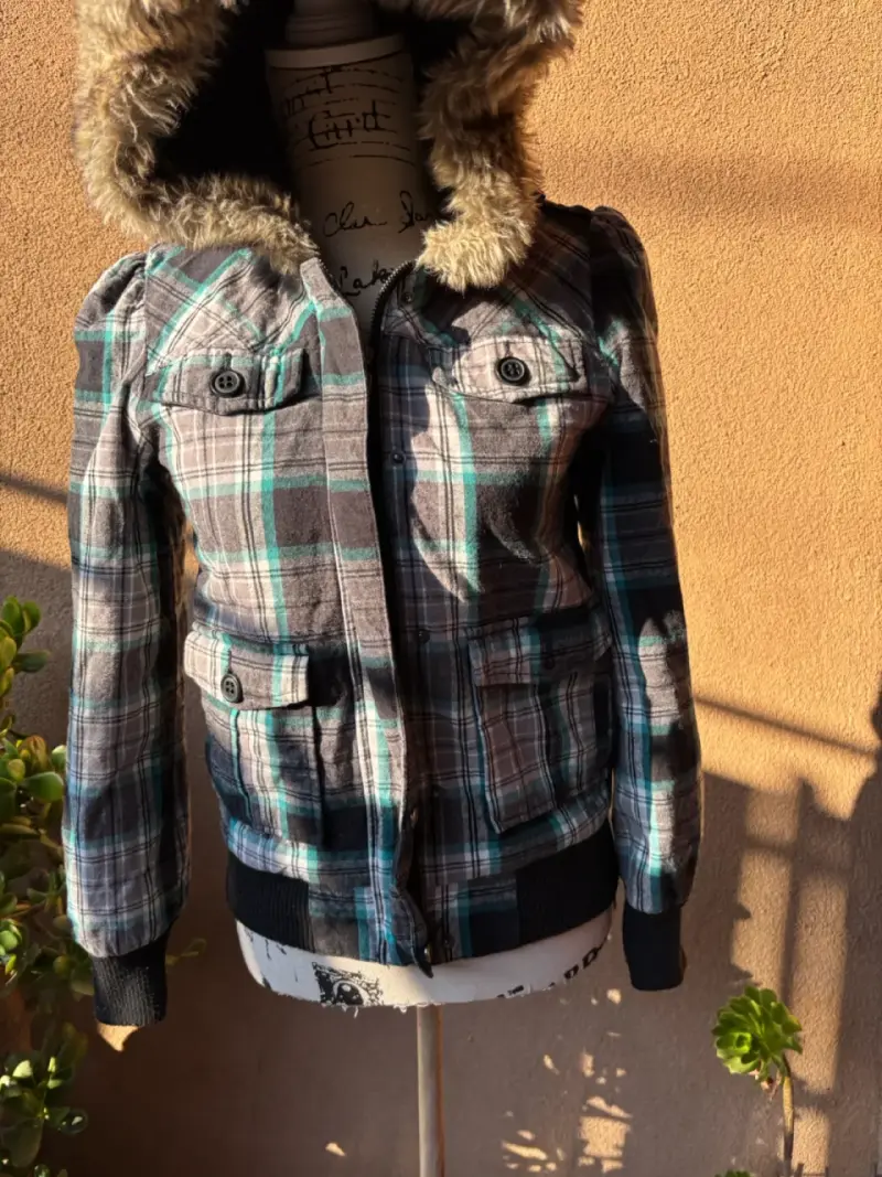 Chaqueta Y2K con capucha - 2