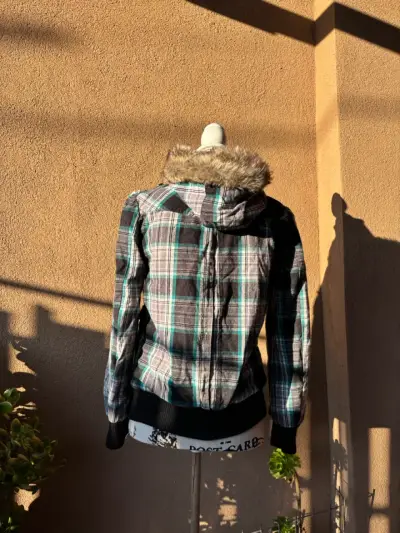 Chaqueta Y2K con capucha - miniatura 4