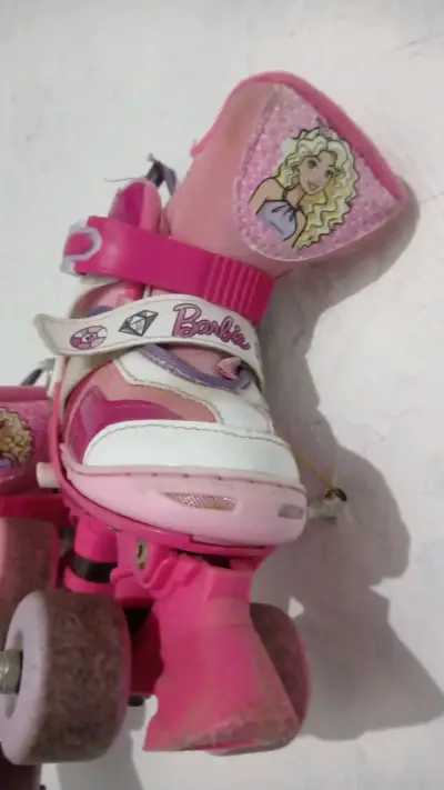Patines Barbie rosas para niña - miniatura 1
