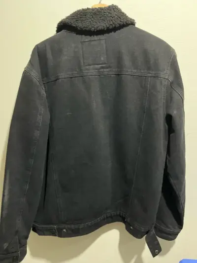 Chaqueta negra L con cuello de lana - miniatura 4