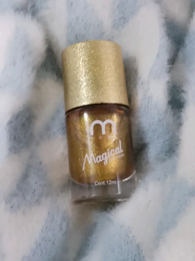 Set de dos esmaltes de uñas dorado brillante - 2