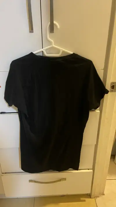 Polera negra Gymshark talla L compresiva - miniatura 3