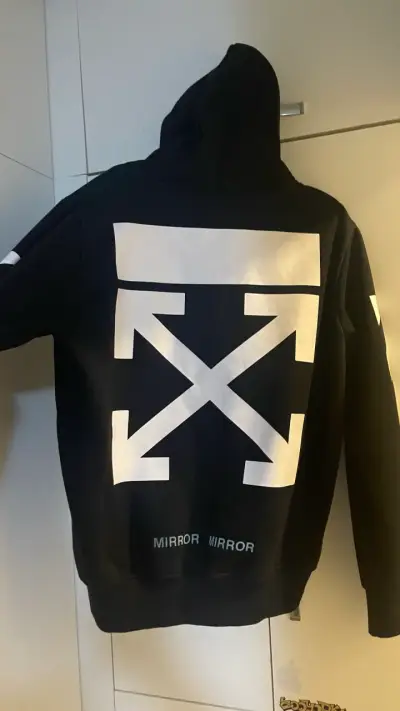 Polerón negro off-white original, esta 10/10 - miniatura 1
