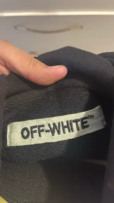 Polerón negro off-white original, esta 10/10 - miniatura 3