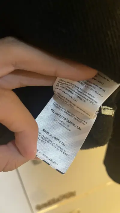 Polerón negro off-white original, esta 10/10 - miniatura 4