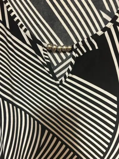Vestido de rayas blanco y negro - miniatura 2