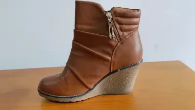 Botines de cuña marrones con cierre - miniatura 5