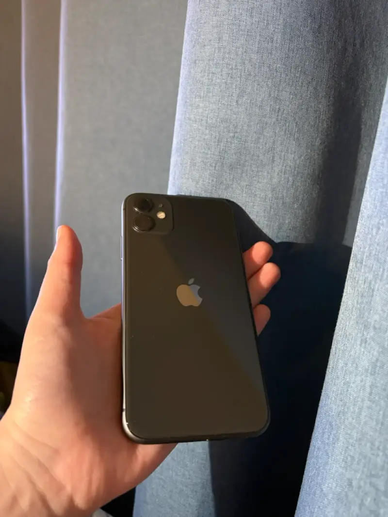 iPhone 11 - 3