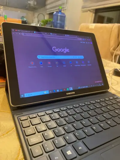 Tablet Samsung con teclado - miniatura 1