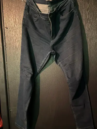 Jeans azul oscuro para hombre - miniatura 1