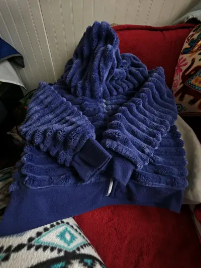 LOTE DE CASACA Y POLERONES TALLA 3 NIÑA - miniatura 1