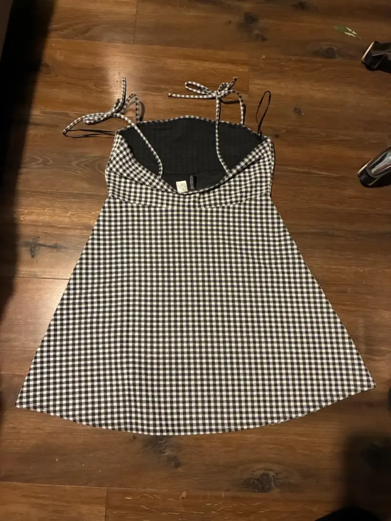 2 Vestidos de cuadros blanco y negro 1 calza - 2