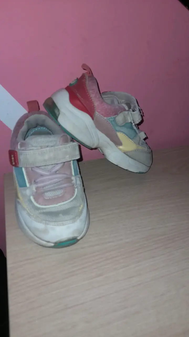 Zapatillas rosadas con brillo - 2