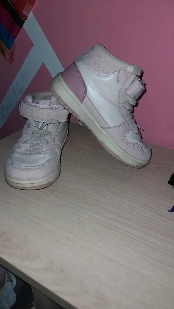 Zapatillas rosadas con brillo - 3