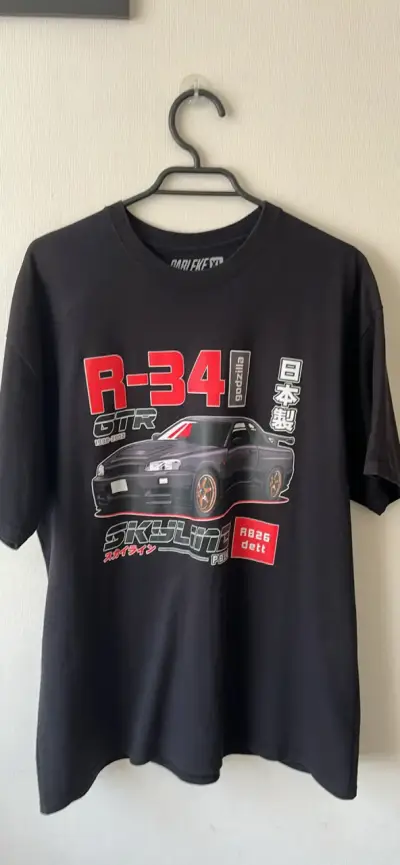 Polera negra XL R34 diseño auto - miniatura 1
