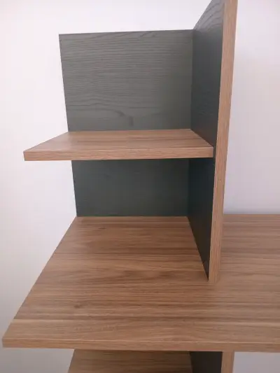 Escritorio moderno con estantes - miniatura 4