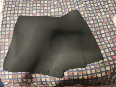 Falda corta negra elegante - miniatura 1
