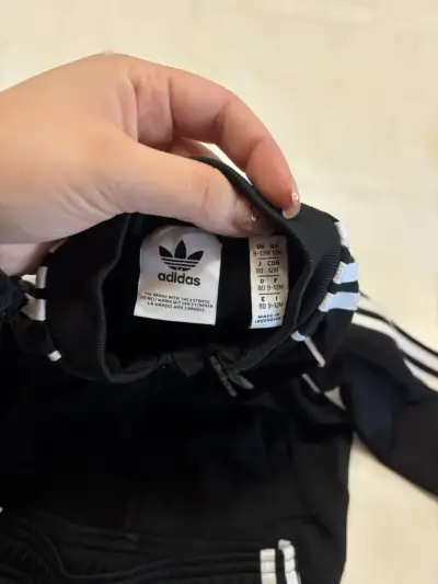 Conjunto deportivo negro Adidas niño - miniatura 2