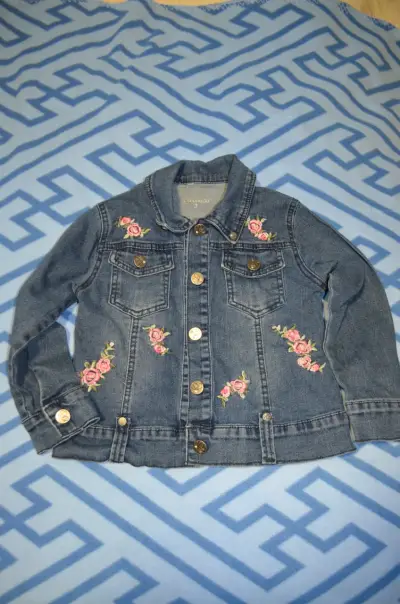 Chaqueta de mezclilla bordada para niña - miniatura 1