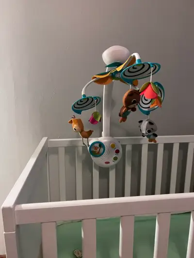Móvil musical para cuna - miniatura 2