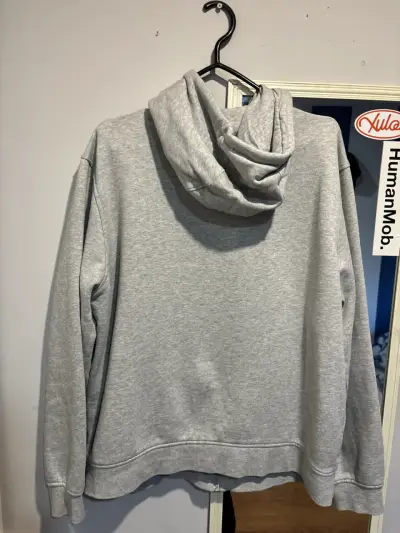 Polerón gris  Lacoste original - miniatura 2