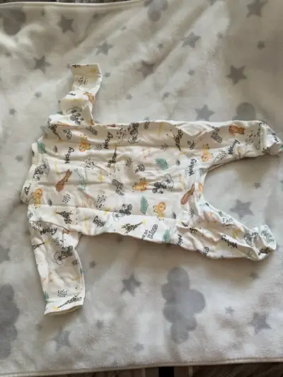 Pijama bebé con diseño Disney - miniatura 2