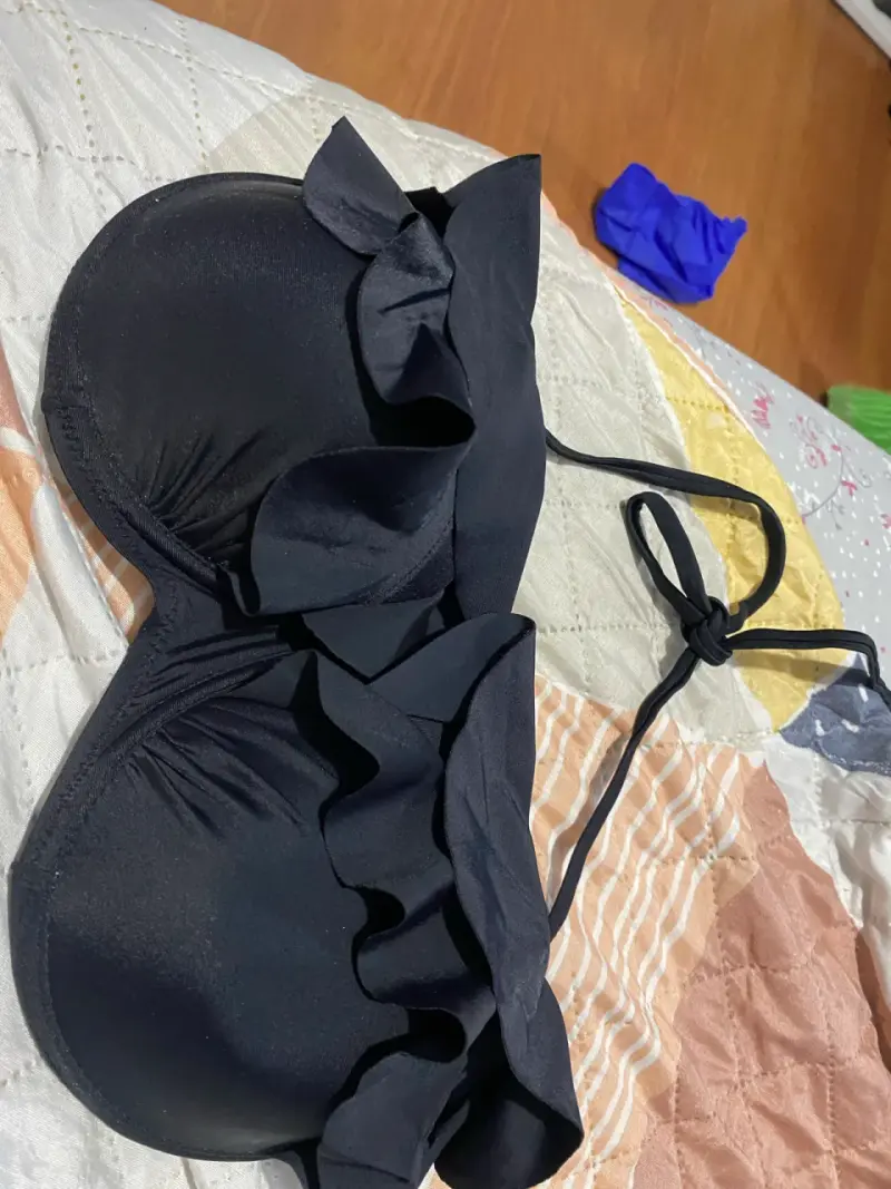Bikini negro con detalles coloridos - 5