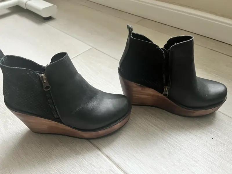 Botines negros con plataforma - 2