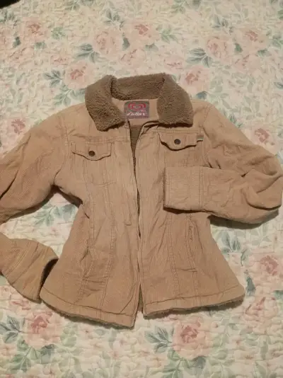 Chaqueta beige con cuello de borrego - miniatura 1