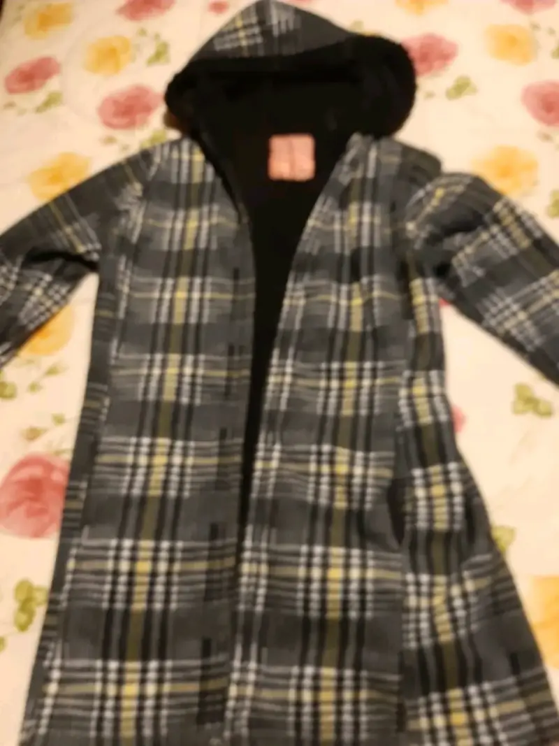 Chaqueta beige con cuello de borrego - 2