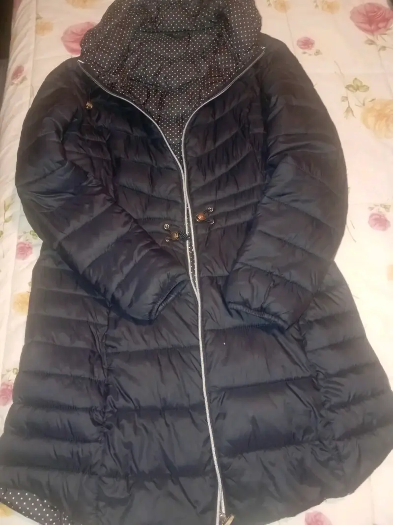 Chaqueta beige con cuello de borrego - 4