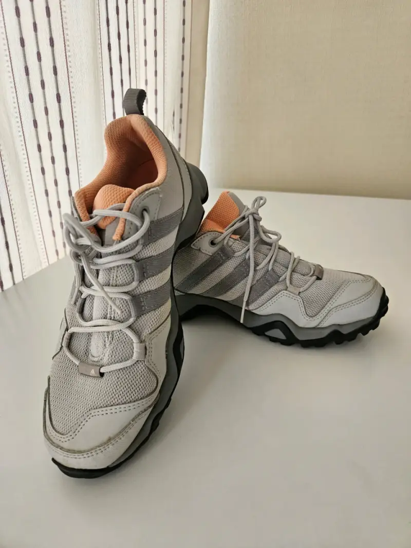 Zapatillas deportivas grises - 2