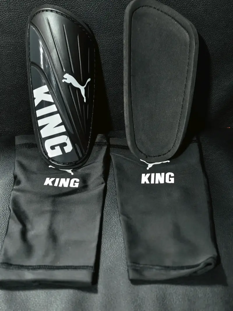 Canilleras Puma King negras - 3