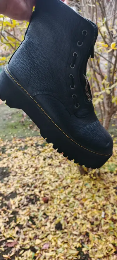Botín negro de cuero con plataforma - miniatura 1