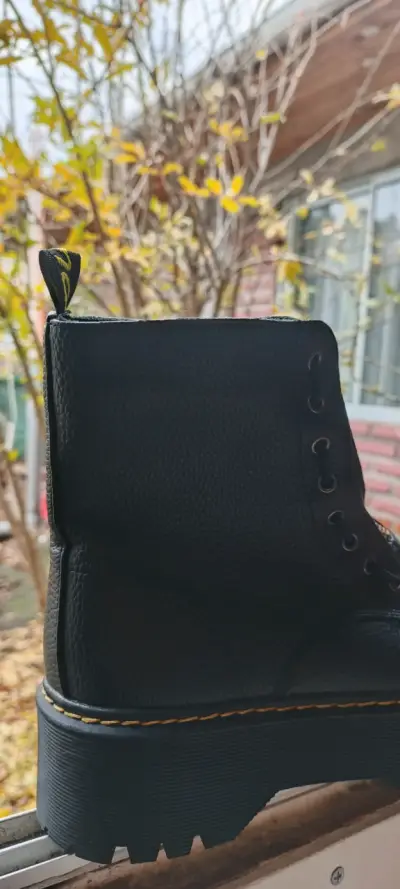 Botín negro de cuero con plataforma - miniatura 2