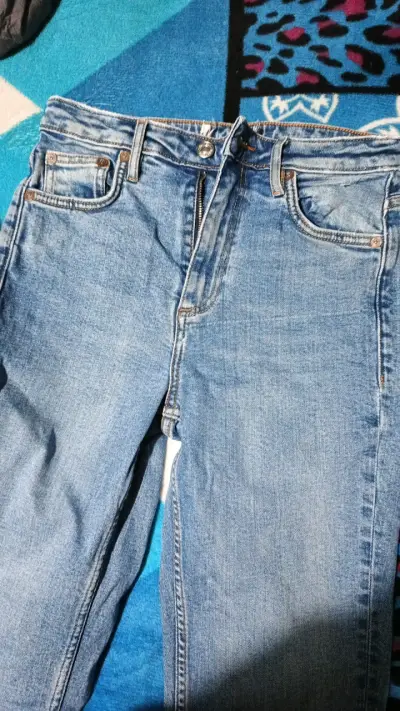 Jeans azules marca ZARA - miniatura 3