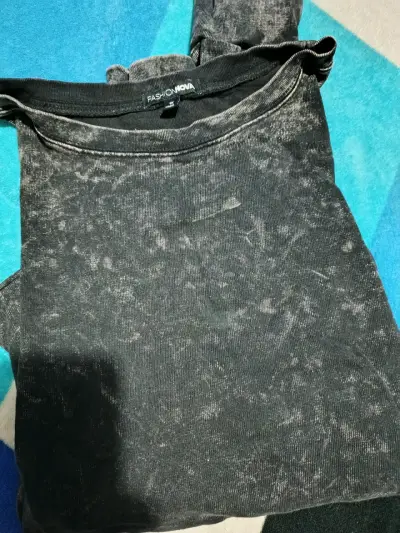 Poleron negro  Fashion Nova - miniatura 1