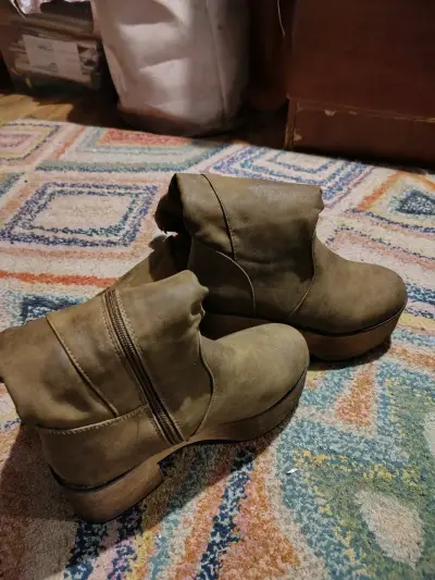 Botas altas marrón con plataforma - miniatura 2