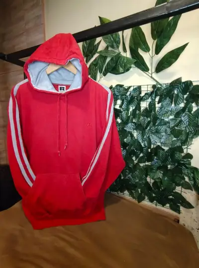 Polerón con capucha rojo - miniatura 1