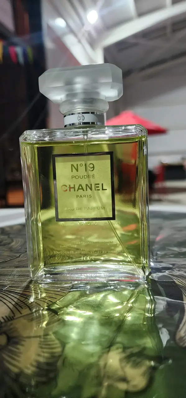 Perfume Chanel No. 19 Poudré - 2