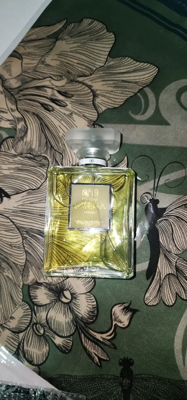 Perfume Chanel No. 19 Poudré - 3