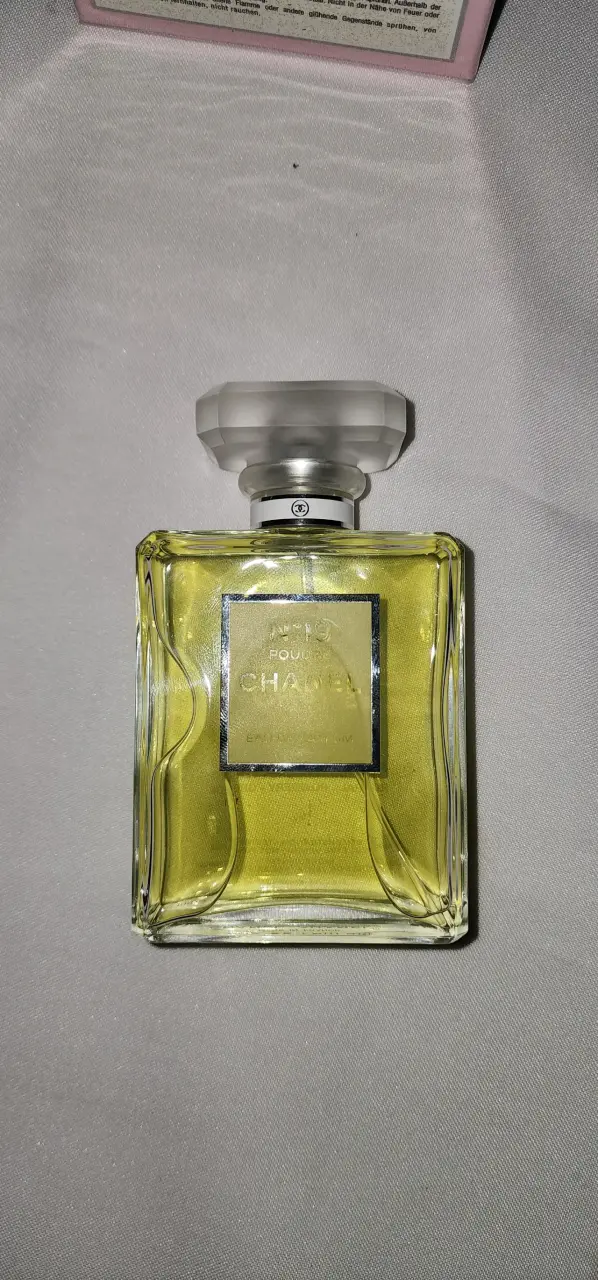 Perfume Chanel No. 19 Poudré - 4