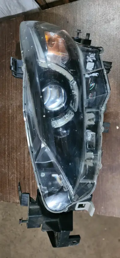 Foco delantero piloto mazda 6 2018 - miniatura 1