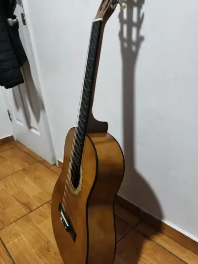 Guitarra clásica acústica marrón - miniatura 4