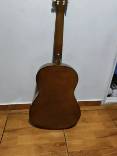 Guitarra clásica acústica marrón - miniatura 5