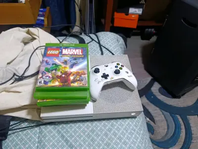 Consola Xbox One S + 4 juegos - miniatura 1