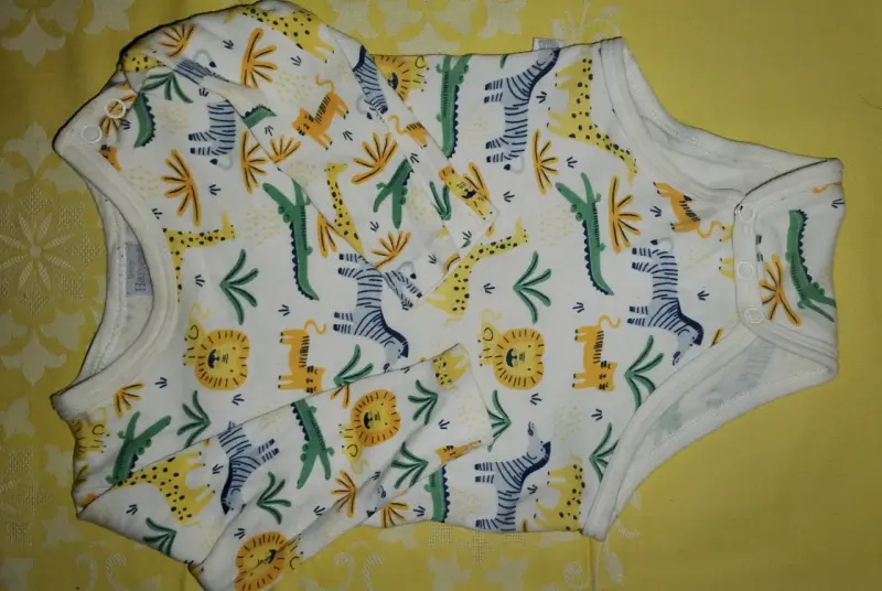 Pantis, camiseta , pilucho, bebe 6 meses - 6