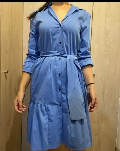 Vestido azul con Lazo en la cintura - miniatura 3